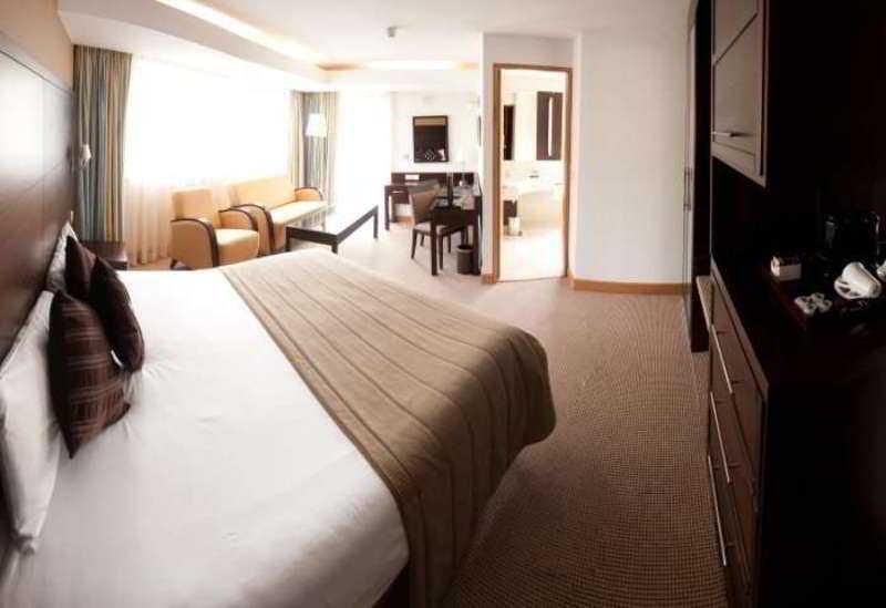 White Sands Hotel Портмарнок Экстерьер фото