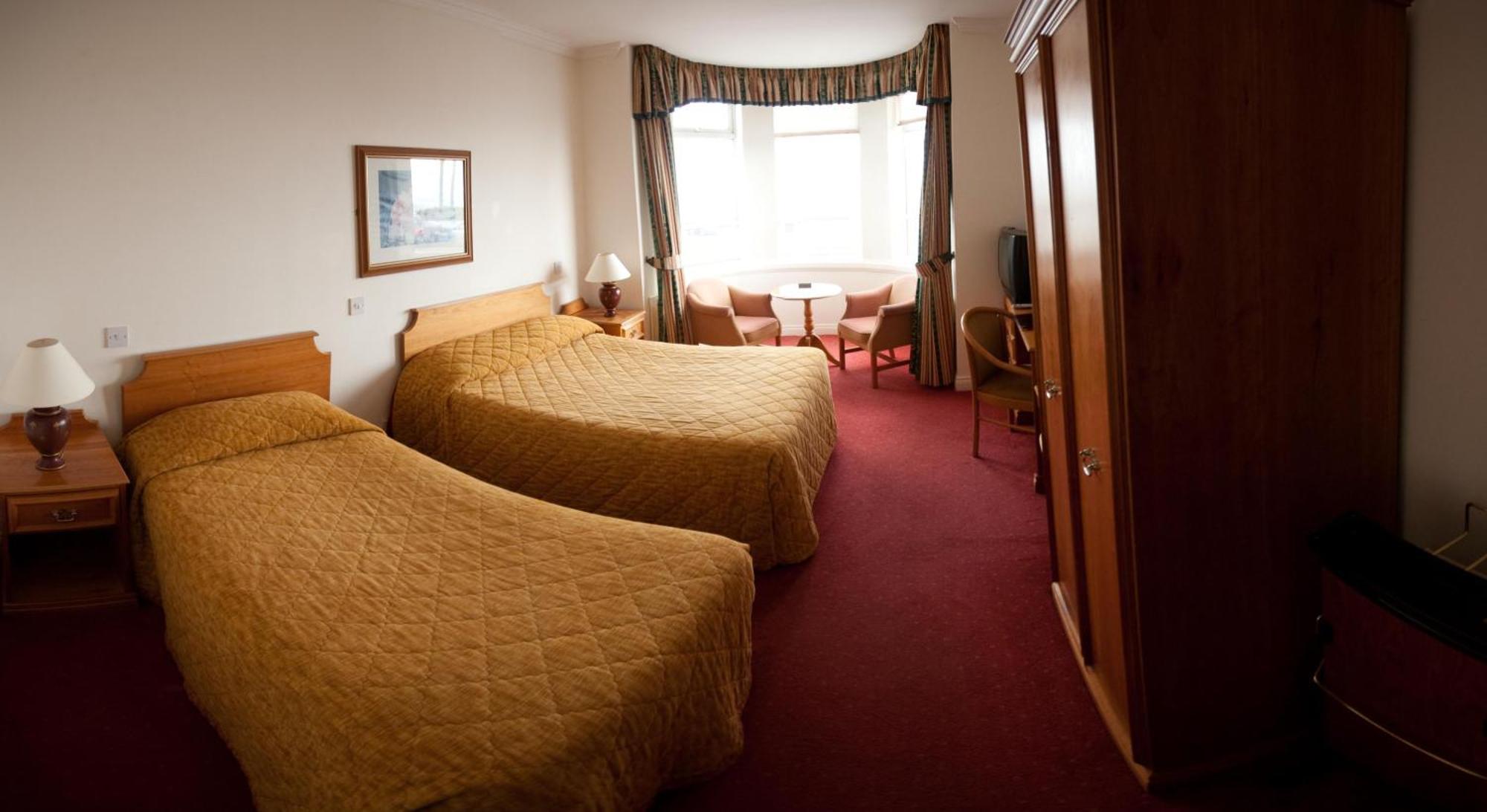 White Sands Hotel Портмарнок Экстерьер фото