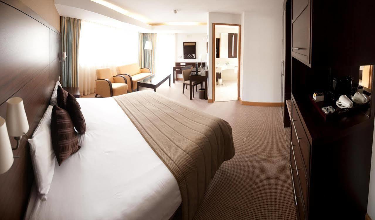 White Sands Hotel Портмарнок Экстерьер фото